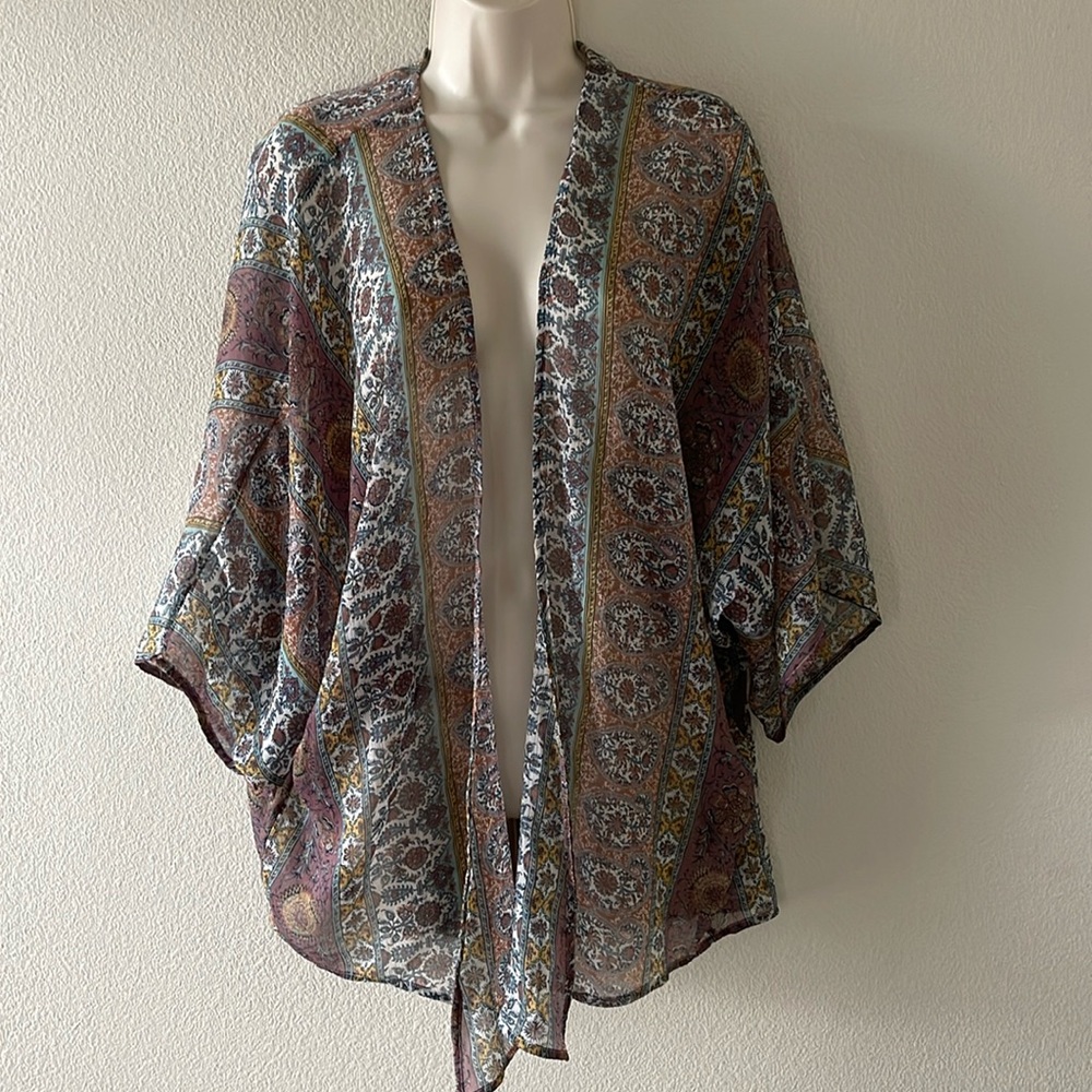 American eagle sheer floral pattern short sleeve open top